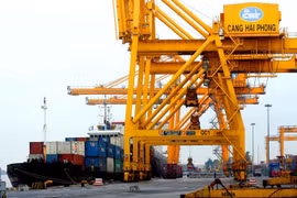 90% hàng hóa xuất nhập khẩu thông quan hệ thống cảng biển