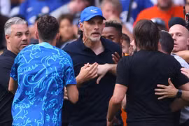 HLV Chelsea và Tottenham suýt đánh nhau sau trận hòa nghẹt thở