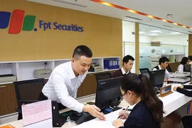 Chứng khoán FPTS (FTS) chốt quyền chia thưởng tổng tỷ lệ 25% và chào bán cổ phiếu 10%