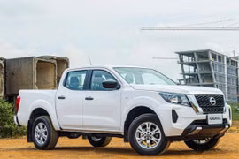Nissan Navara bản 1 cầu ra mắt thị trường Việt Nam, giá 699 triệu đồng