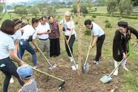 Thí sinh Hoa hậu Du lịch thế giới trồng cây tại Vĩnh Phúc