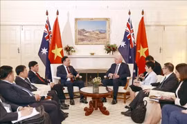 Chủ tịch Quốc hội Vương Đình Huệ hội kiến Toàn quyền Australia