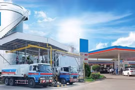 Có thể “thí điểm” cho đại lý mua xăng dầu ở 2 đầu mối phân phối