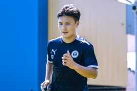 Quang Hải ghi bàn ngay trong trận đấu ra mắt Pau FC