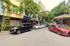 Thuê xe tự lái dịp 30/4: Giá tăng gấp đôi, nhiều cơ sở “cháy hàng”