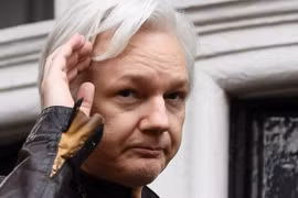 Tòa án Anh ra lệnh dẫn độ nhà sáng lập WikiLeaks Julian Assange sang Mỹ