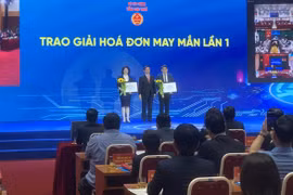 3 khách hàng may mắn trúng số khi tham gia chương trình hóa đơn điện tử, mỗi người 50 triệu