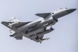 Pakistan bổ sung máy bay J-10 C thế hệ tiếp theo của Trung Quốc vào hạm đội không quân