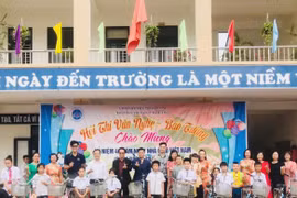 Cảm động những món quà thiết thực Ekip Trạng Nhí dành tặng thầy cô nhân dịp 20/11