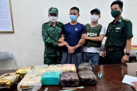 Bắt đối tượng vận chuyển 10kg ma túy đá, nhận 150 triệu đồng tiền công