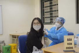 Đẩy nhanh tiến độ tiêm vắc xin phòng Covid-19, địa phương nào làm không tốt sẽ bị phê bình, nhắc nhở