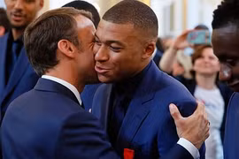 Tổng thống Pháp khuyên Mbappe ở lại PSG