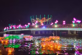 100 hoa đăng cỡ lớn sẽ góp mặt trong Hội thi hoa đăng Ninh Kiều, Cần Thơ