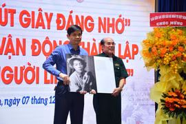 Ra mắt sách ảnh “Phút giây đáng nhớ” và thành lập CLB “Trái tim người lính Miền Tây”