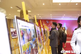 Những hình ảnh đẹp tại Lễ trao giải ảnh “Khoảnh khắc Báo chí 2021”