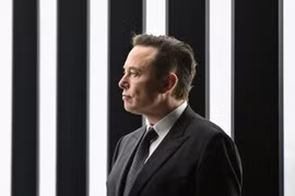 Elon Musk suýt mất danh hiệu giàu nhất thế giới