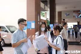 Một số trường đại học hoãn tăng học phí năm học 2022-2023