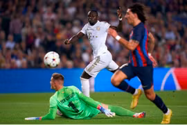 Thua Bayern 0-3, Barca cay đắng chia tay Champions League mùa này