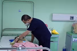 Bệnh nhi nhiễm cúm gia cầm phải nhập viện cấp cứu: Không chủ quan nhưng đừng hoang mang!
