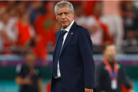 Bồ Đào Nha sa thải HLV Santos sau trận thua Morocco