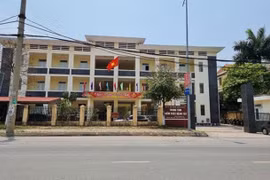 Đại án Việt Á: Kỷ luật cảnh cáo ông Kiều Đình Vì, Giám đốc CDC Hoà Bình