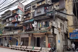 Quận Ba Đình kiến nghị lùi thời hạn di dời các hộ dân ra khỏi chung cư cũ nguy hiểm