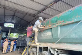 Kiên quyết xử lý xe cơi nới thành thùng, chở quá tải tại Quảng Bình