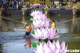 'Cười bể bụng' với màn đu dây qua sông ở “Chợ quê Ngày hội”