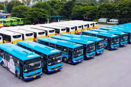Xe buýt Hà Nội: Chật vật phục hồi hoạt động hậu COVID-19