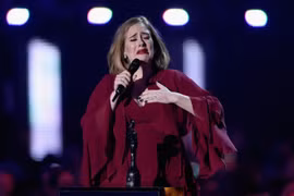 Adele phải trị liệu tâm lý 5 lần một ngày