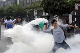Tân Tổng thống Peru cam kết bầu cử sớm sau khi biểu tình bùng phát