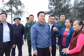 Đề nghị các nhà thầu tập trung nhân lực, thiết bị, thi công đảm bảo đúng tiến độ