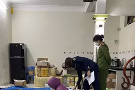 Hà Nội: Phát hiện cơ sở làm bánh gạo giả 