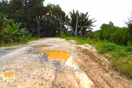 Thanh Hoá: UBND huyện Như Thanh "xin" 15 tỷ đồng sửa chữa 7,15 km đường