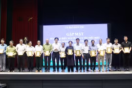 Ủy ban Dân tộc gặp mặt Đoàn đại biểu Người có uy tín tỉnh Lạng Sơn