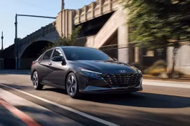 Hyundai triệu hồi xe Elantra do lỗi túi khí