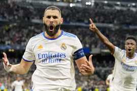 Karim Benzema giành danh hiệu Cầu thủ xuất sắc nhất năm của UEFA