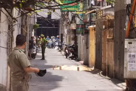 Hà Nội: Người đàn ông rơi từ tầng cao xuống đất tử vong