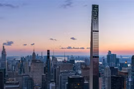Toà nhà chọc trời ‘gầy’ nhất thế giới có gì đặc biệt?