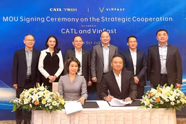 Catl và VinFast hợp tác chiến lược toàn cầu, thúc đẩy đi chuyển điện hóa