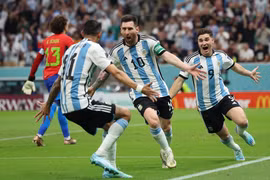 Argentina 2-0 Mexico: Messi thắp lại hy vọng đi tiếp cho Argentina