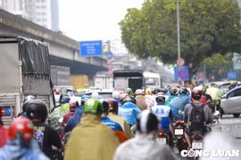 Hà Nội: Người dân ùn ùn rời Thủ đô nghỉ lễ, nhiều tuyến đường ùn tắc kéo dài