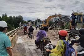 Sẵn sàng xử lý sự cố sạt lở đất đá, đứt đường do ảnh hưởng của bão số 4
