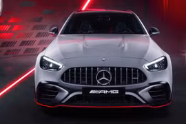 Mercedes-AMG C63 phiên bản F1 Edition ra mắt với ngoại hình thể thao