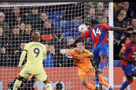 Arsenal thua đậm Crystal Palace ở trận đấu muộn vòng 31 Ngoại hạng Anh