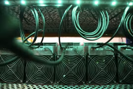 Máy "đào" Bitcoin: Bán với chiết khấu sâu