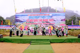 Đặc sắc lễ hội Gầu Tào của người Mông ở Trạm Tấu