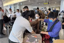 Tăng cường chống buôn lậu, vận chuyển trái phép hàng hóa qua cảng hàng không quốc tế