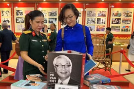 Những hình ảnh đẹp của Thủ tướng Võ Văn Kiệt trong xây dựng Quân khu 9