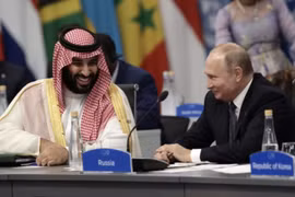 Tổng thống Nga Putin và thái tử Ả Rập Xê Út điện đàm về dầu mỏ